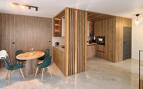 Apartament nadmorski z ogródkiem
